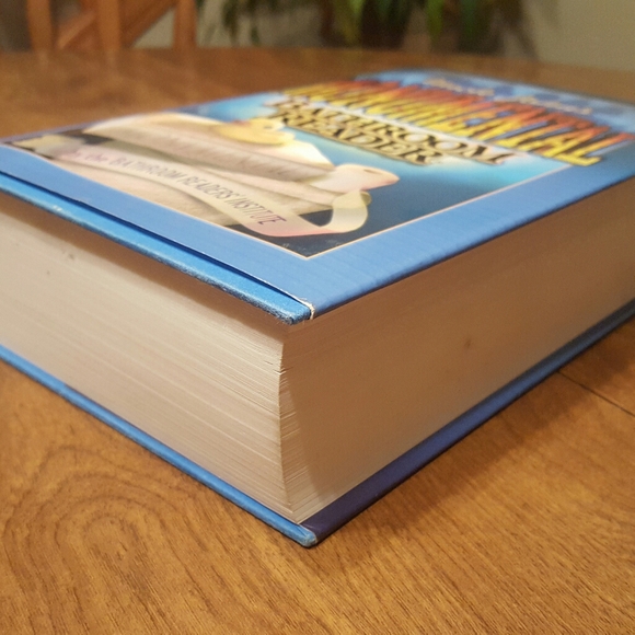 UNCLE JOHN'S MONUMENTAL BATHROOM READER 2007 - Picture 6 of 7